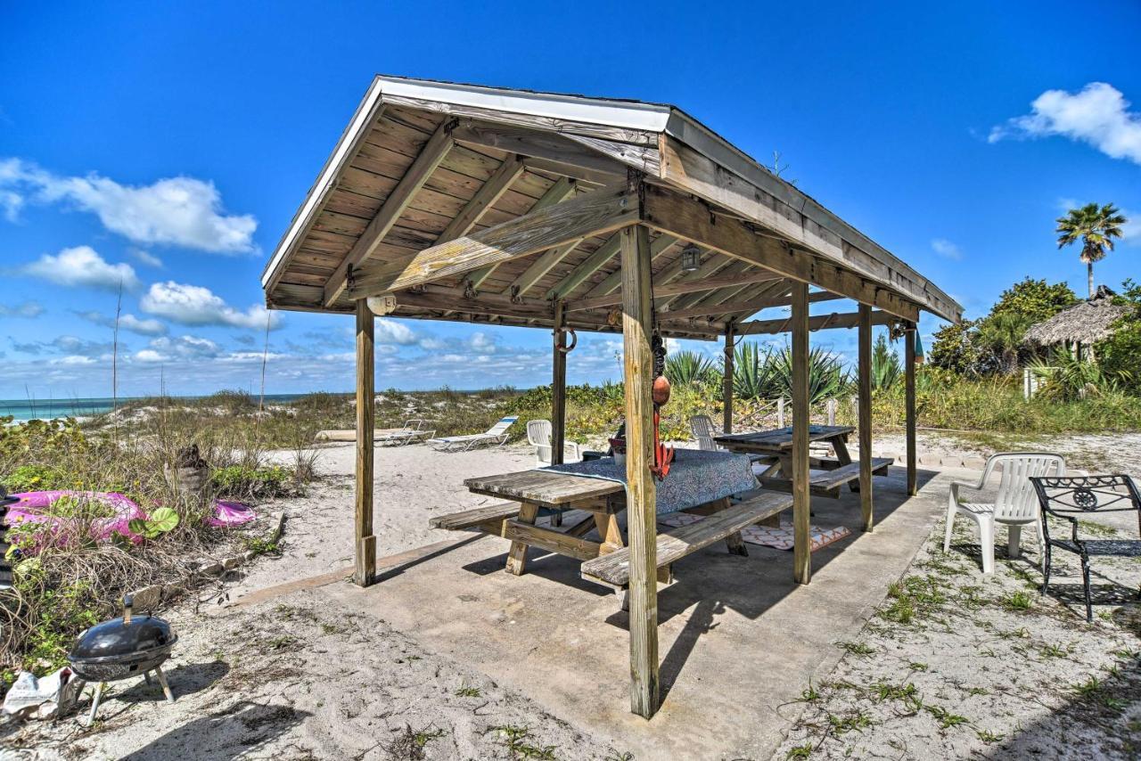 Sun-Soaked Coastal Hideaway - Steps To Beach! เคลียร์วอเตอร์บีช ภายนอก รูปภาพ